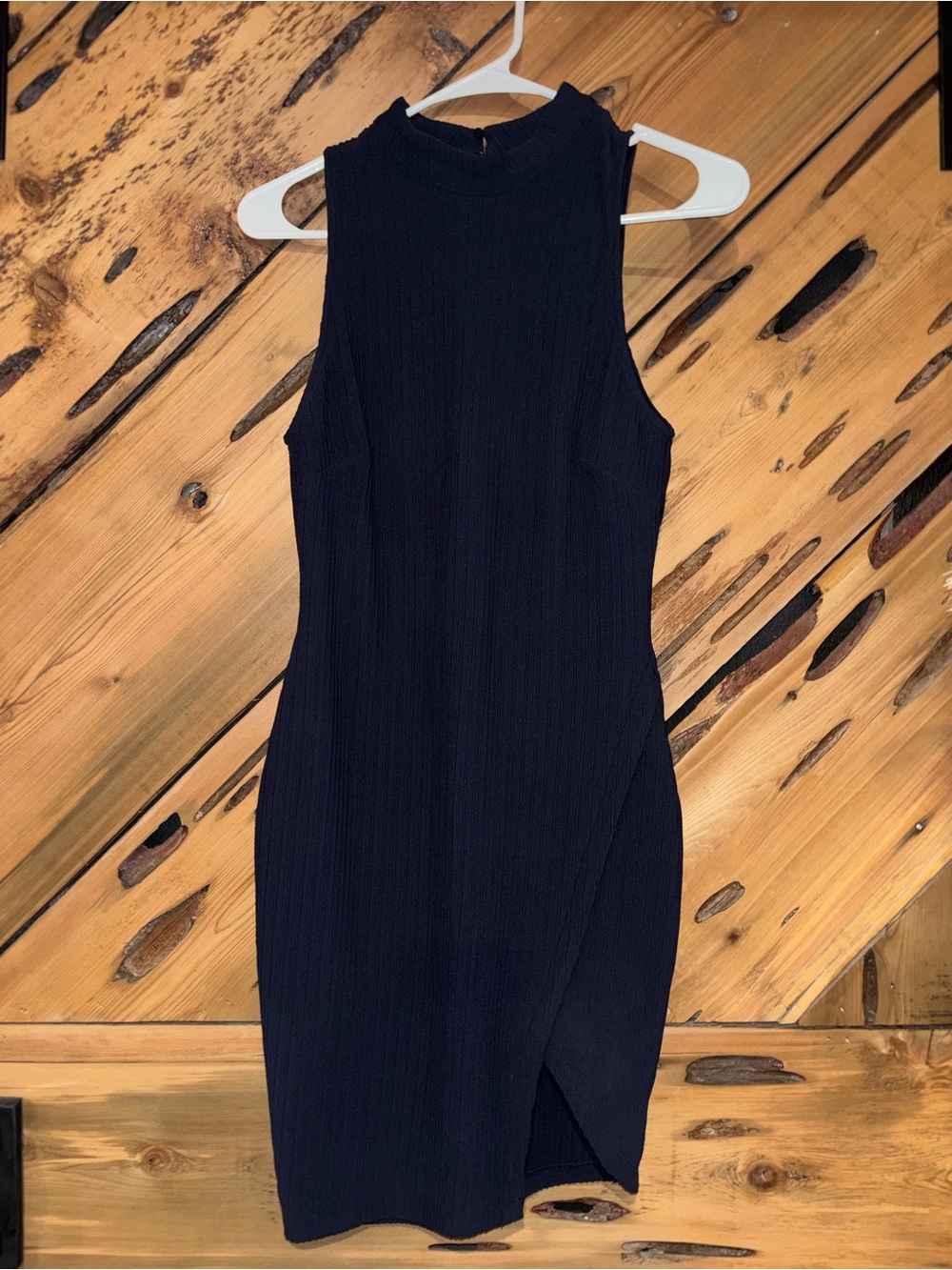 Astr the Label Navy Blue Ribbed Sleeveless Midi Dress